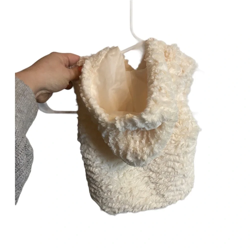 Wonder Nation 24 months 2T baby toddler faux Fur hooded lined vest - Picture 2 of 9